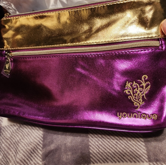 Younique Royalty Cosmetic bag #3 - Picture 1 of 6